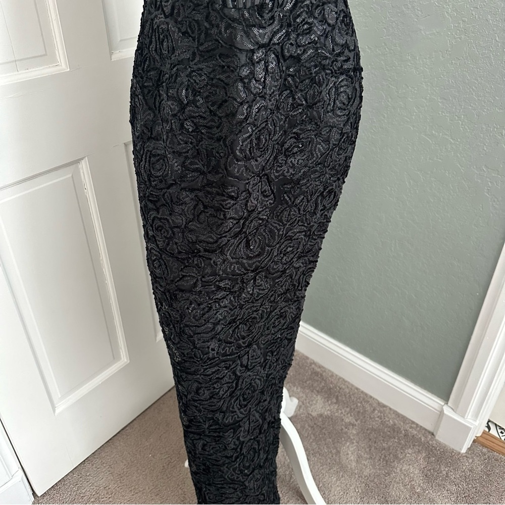 LULU’S STATELY AURA MESH VELVET STRAPLESS BUSTIER MAXI DRESS - Picture 8 of 16
